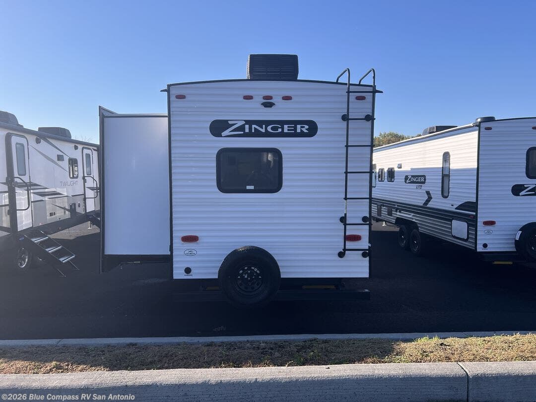 New 2026 CrossRoads Zinger 331BH available in San Antonio, Texas