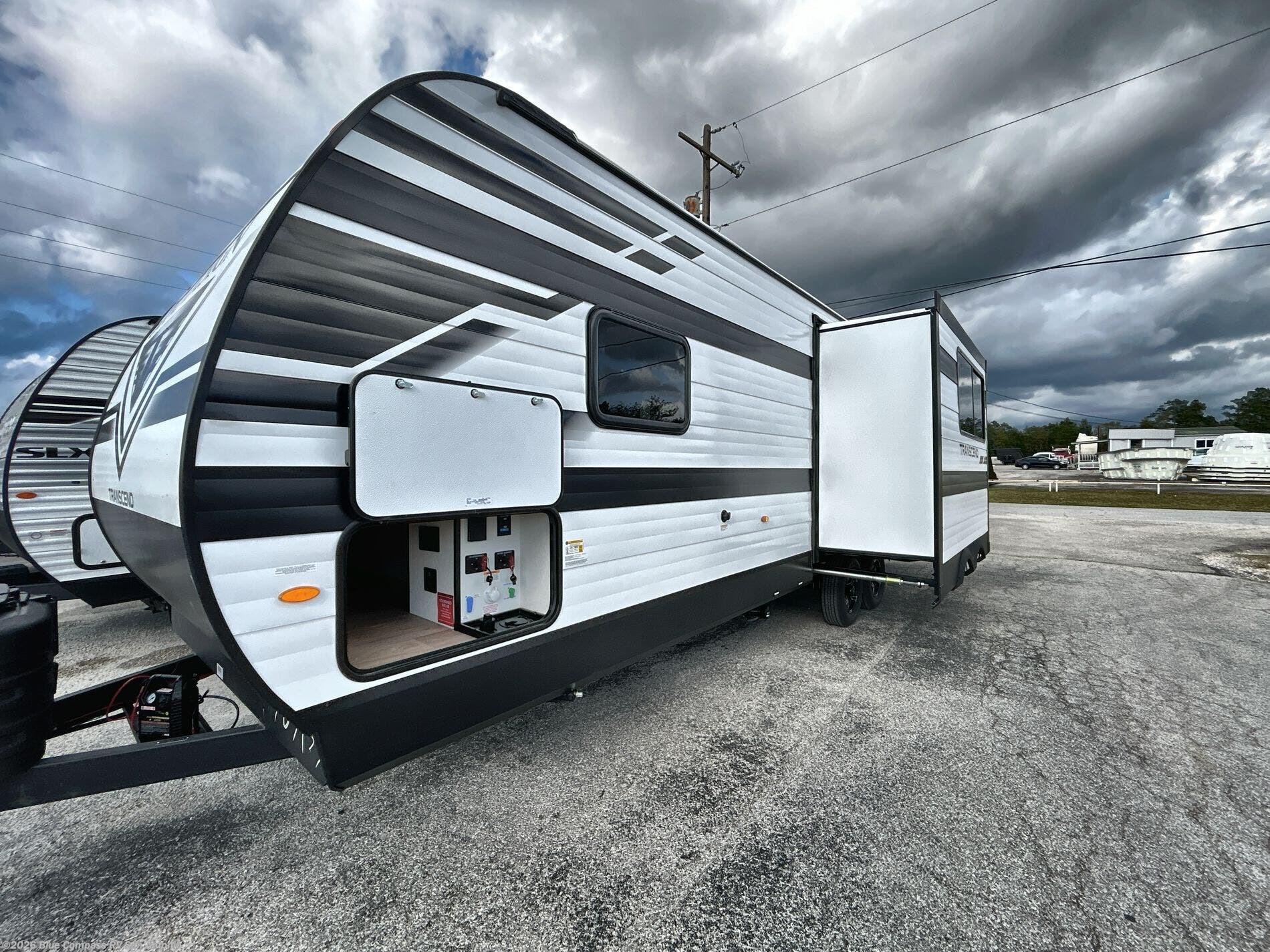 2026 Grand Design Transcend Xplor 265BHT - New Travel Trailer For Sale by Blue Compass RV San Antonio in San Antonio, Texas
