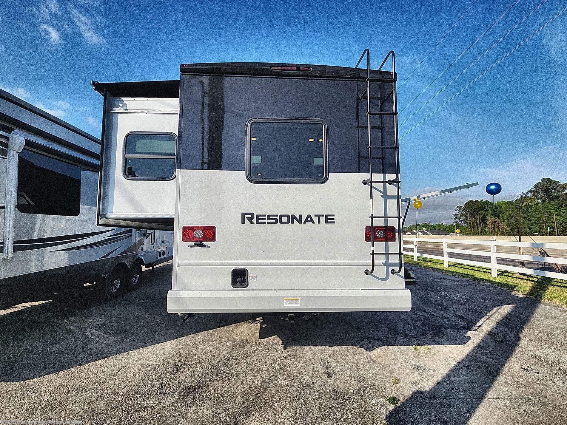 2026 Resonate 30C by Thor Motor Coach from Blue Compass RV San Antonio in San Antonio, Texas