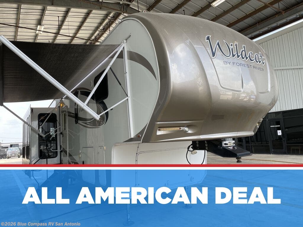 2016 Forest River Wildcat 333MK - Used Fifth Wheel For Sale by Blue Compass RV San Antonio in San Antonio, Texas features Slideout