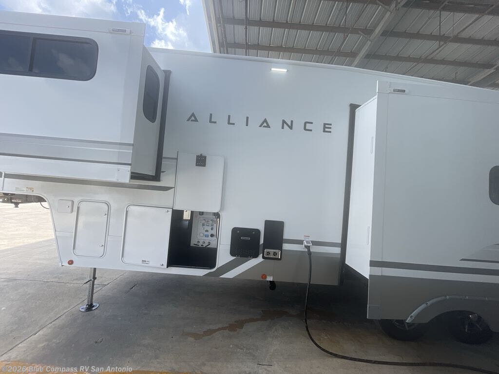 New 2027 Alliance RV Avenue 32RLS available in San Antonio, Texas
