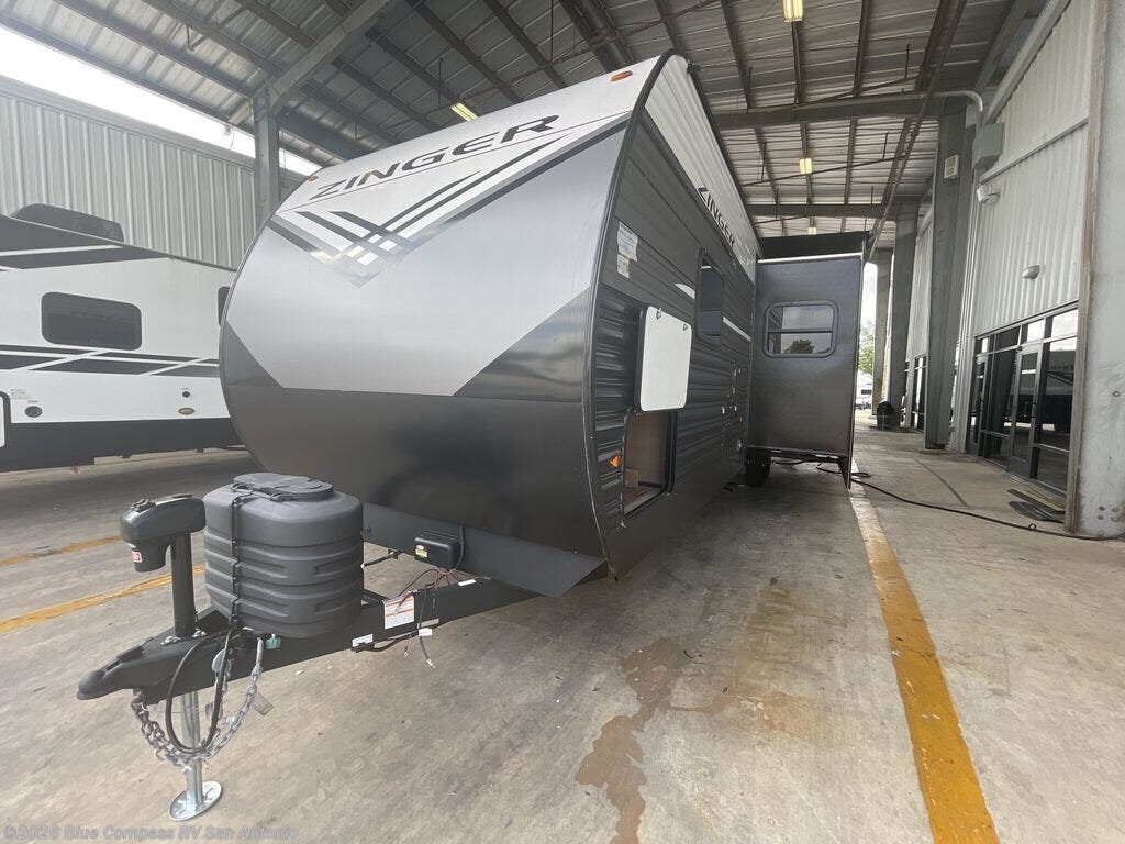 New 2026 CrossRoads Zinger 331BH available in San Antonio, Texas