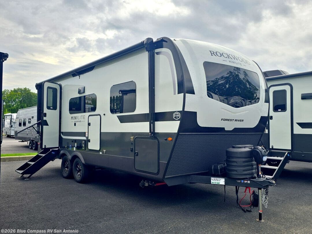 2027 Forest River Rockwood Mini Lite 2525RB - New Travel Trailer For Sale by Blue Compass RV San Antonio in San Antonio, Texas