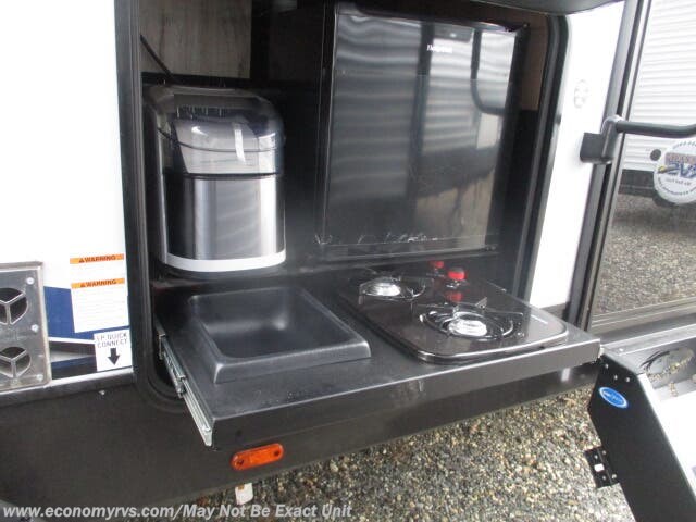 2022 Cherokee Alpha Wolf 26DBH-L by Forest River from Economy RVS, LLC in Mechanicsville, Maryland