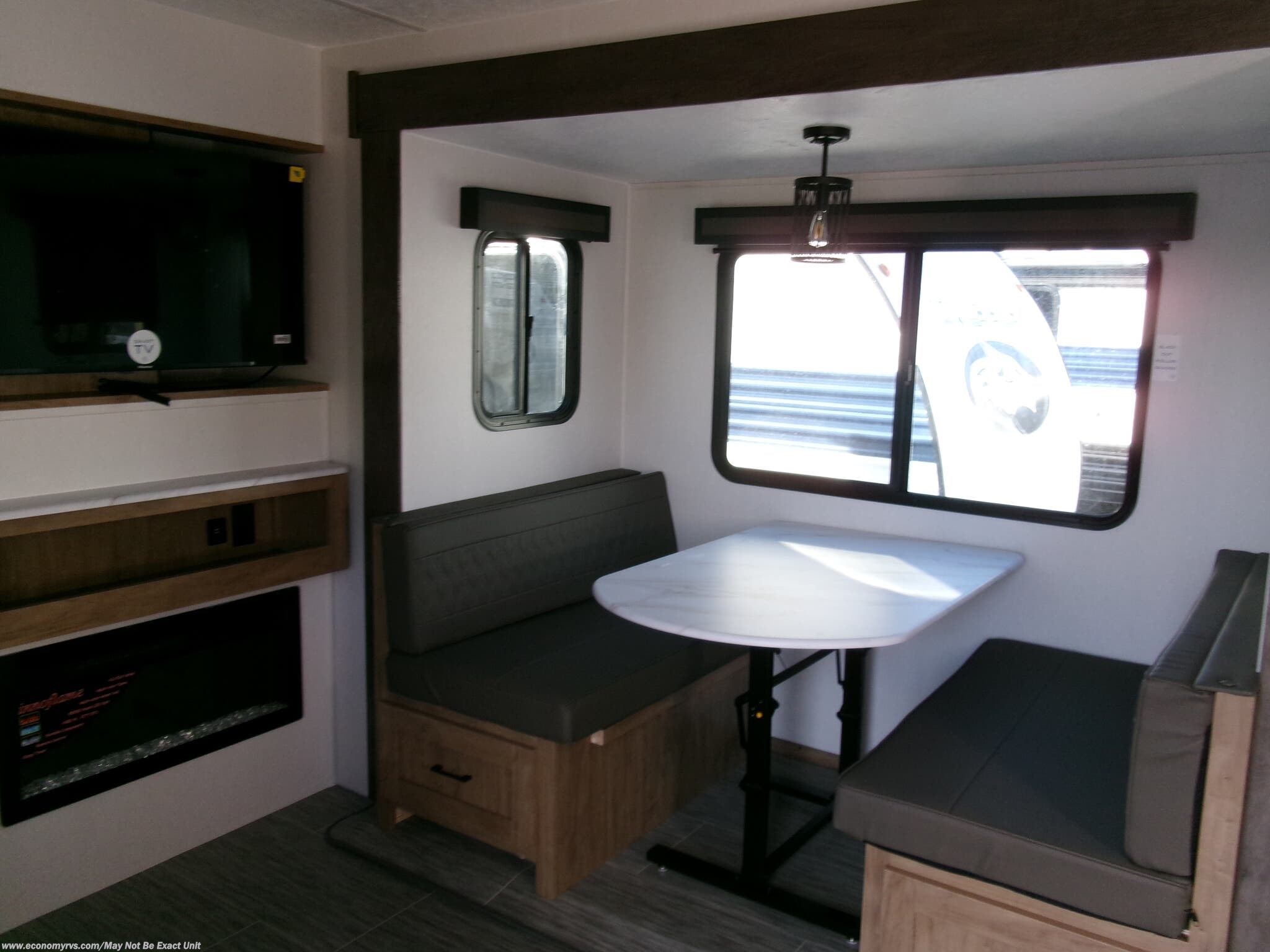 New 2025 Coachmen Freedom Express Ultra Lite 252RBS available in Mechanicsville, Maryland