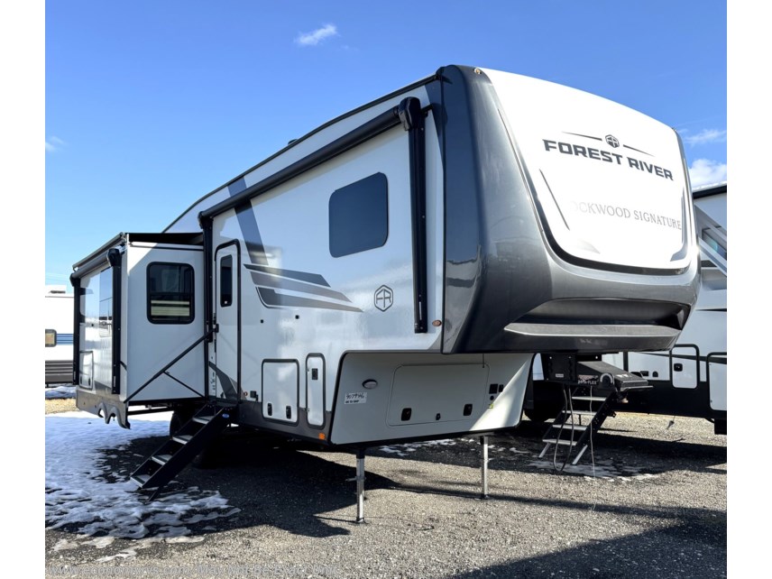 New 2025 Forest River Rockwood Signature R331RL available in Mechanicsville, Maryland
