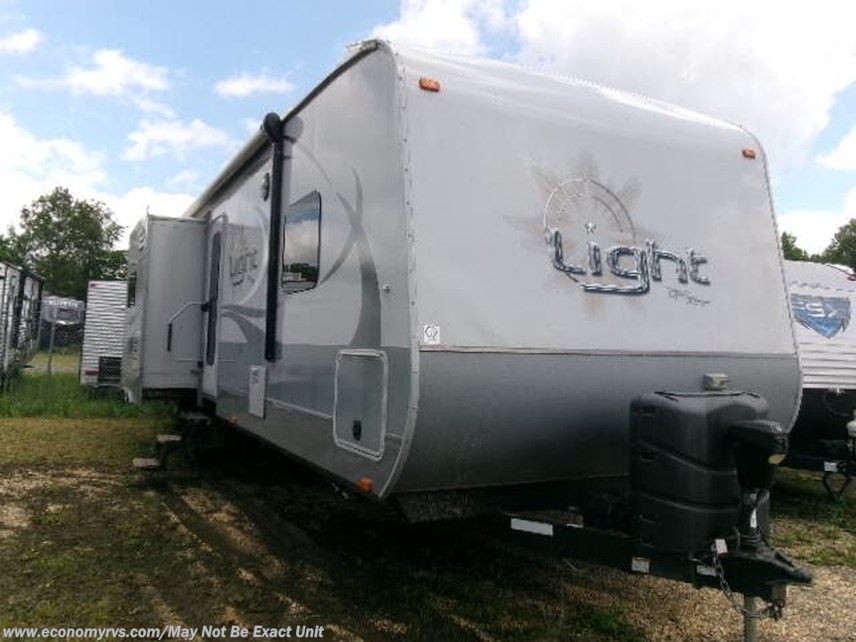 Used 2016 Highland Ridge Light LT308BHS available in Mechanicsville, Maryland