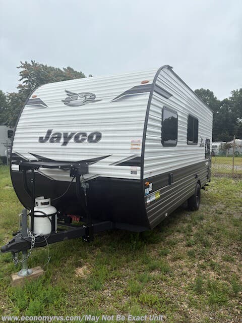 2024 Jayco Jay Flight SLX 174BH - Used Travel Trailer For Sale by Economy RVS, LLC in Mechanicsville, Maryland features Exterior Speakers, Smoke Detector, Stove Top Burner, Bunk Beds, Shower