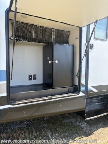 2021 Vibe 32BH by Forest River from Economy RVS, LLC in Mechanicsville, Maryland