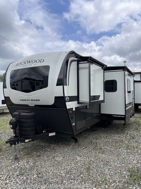 2026 Forest River Rockwood Mini Lite 2513S - New Travel Trailer For Sale by Economy RVS, LLC in Mechanicsville, Maryland features Solar Prep, Ladder, Hitch, CO Detector, Roof Vents