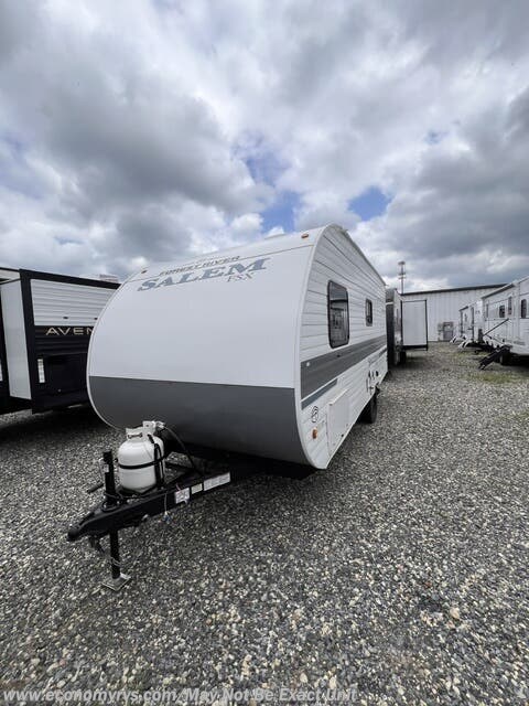 2026 Forest River Salem FSX 174DBLE - New Travel Trailer For Sale by Economy RVS, LLC in Mechanicsville, Maryland features Refrigerator, Shower, Furnace, 30 Amp Service, Roof Vents