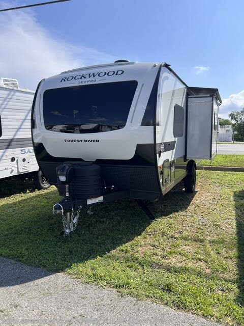 2027 Forest River Rockwood Geo Pro G20SFB - New Travel Trailer For Sale by Economy RVS, LLC in Mechanicsville, Maryland features Slideout, Water Heater, CO Detector, Fire Extinguisher, Slide-out Awning