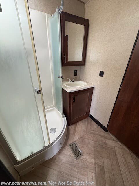 2018 Vengeance Rogue 25V by Forest River from Economy RVS, LLC in Mechanicsville, Maryland