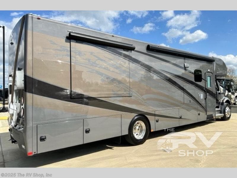 2020 Renegade Valencia 38RW RV for Sale in Baton Rouge, LA 70819