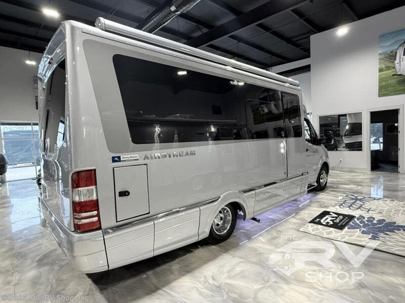 New 2025 Airstream Atlas Murphy Suite Tommy Bahama available in Baton Rouge, Louisiana