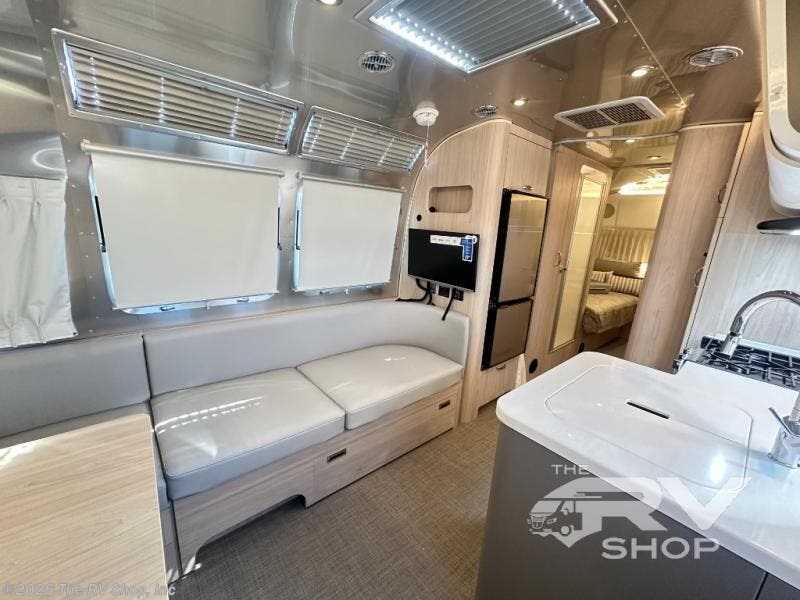 New 2026 Airstream Globetrotter 25FB available in Baton Rouge, Louisiana