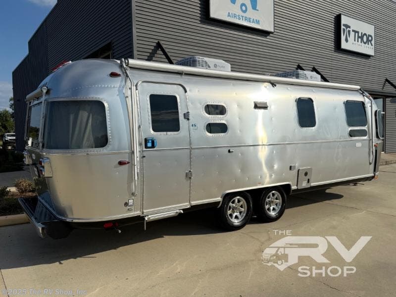New 2026 Airstream Flying Cloud 27FB available in Baton Rouge, Louisiana