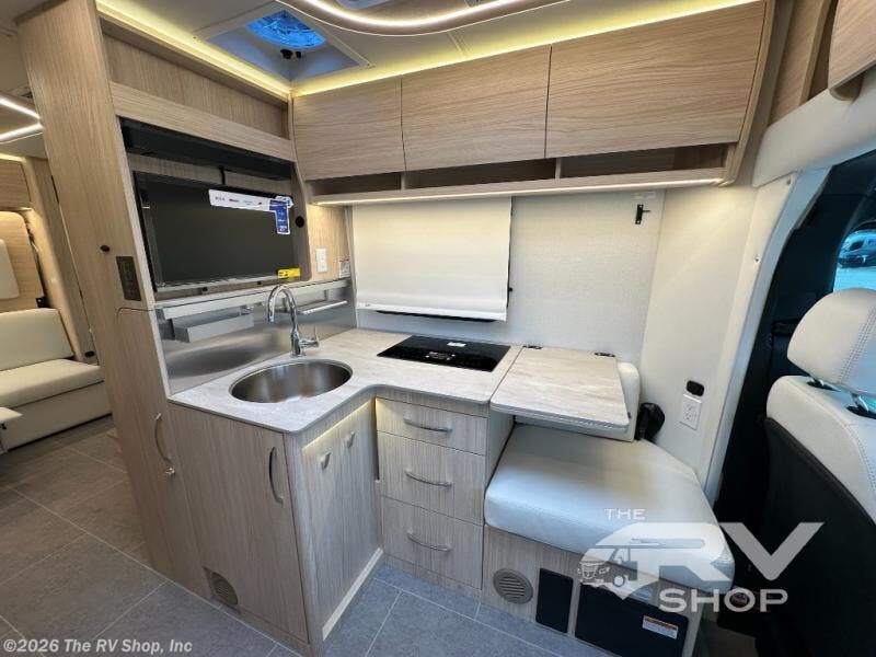 New 2026 Leisure Travel Unity U24RL available in Baton Rouge, Louisiana