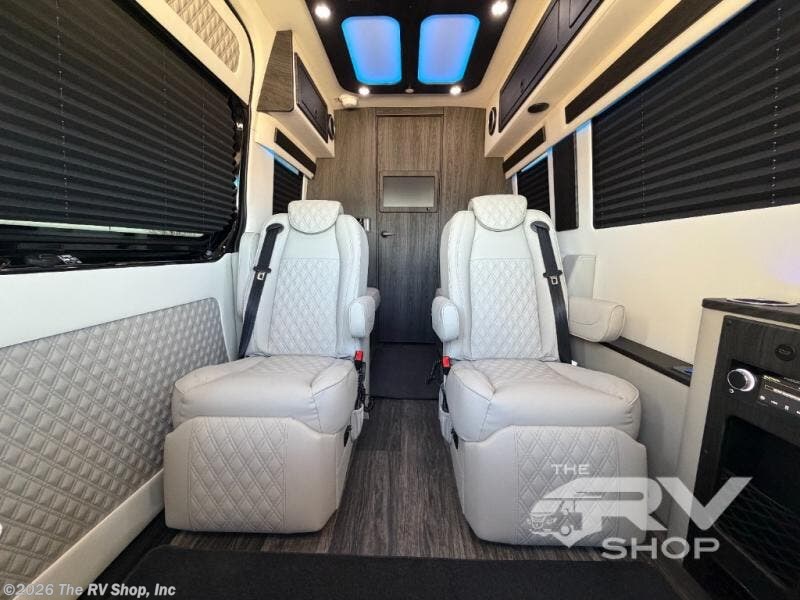 2026 VCRUISE 8OB by OGV Luxury Coach from The RV Shop, Inc in Baton Rouge, Louisiana