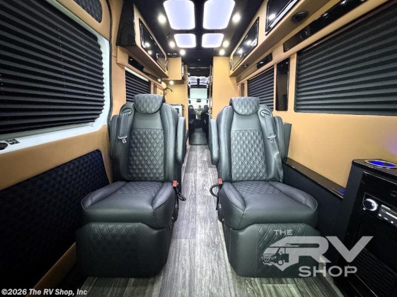 2026 VCRUISE 10OBWA by OGV Luxury Coach from The RV Shop, Inc in Baton Rouge, Louisiana