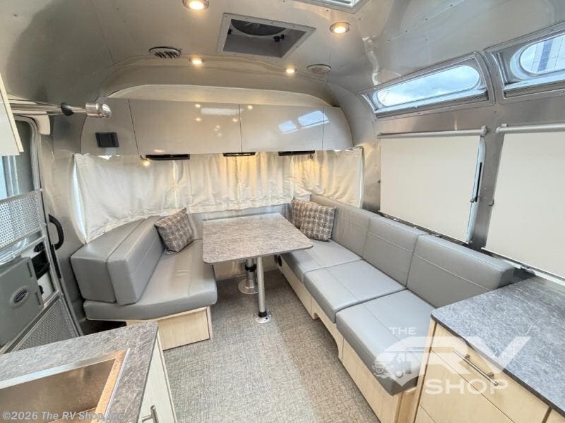 2022 Flying Cloud 27FB Twin by Airstream from The RV Shop, Inc in Baton Rouge, Louisiana