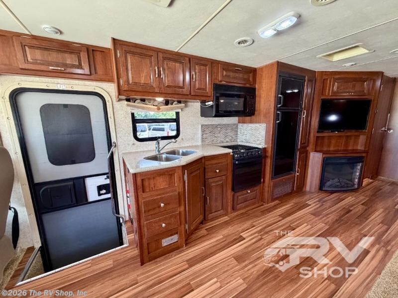 Used 2014 Forest River Georgetown 335DSF available in Baton Rouge, Louisiana
