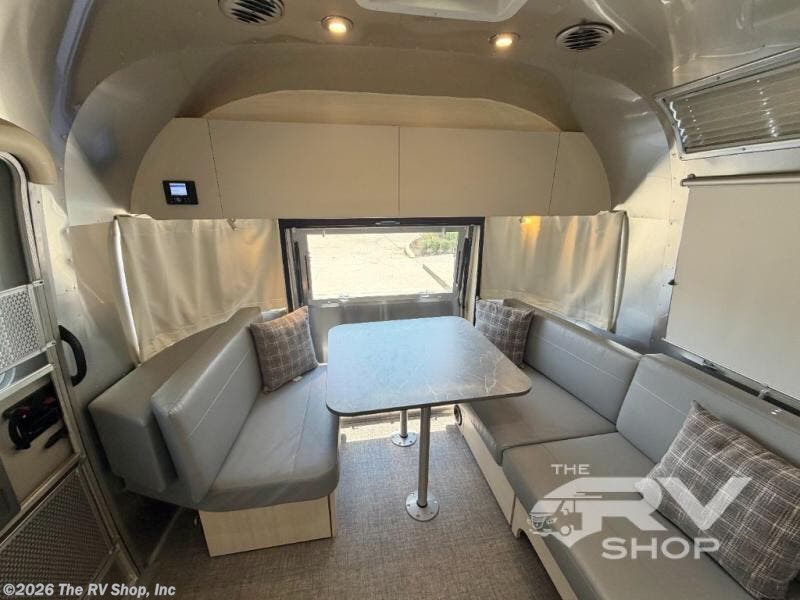 2025 Flying Cloud 25FB Twin by Airstream from The RV Shop, Inc in Baton Rouge, Louisiana