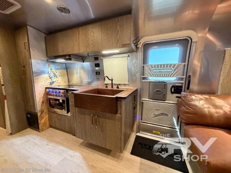 2027 Stetson + 6666 Special Edition Queen Bed by Airstream from The RV Shop, Inc in Baton Rouge, Louisiana