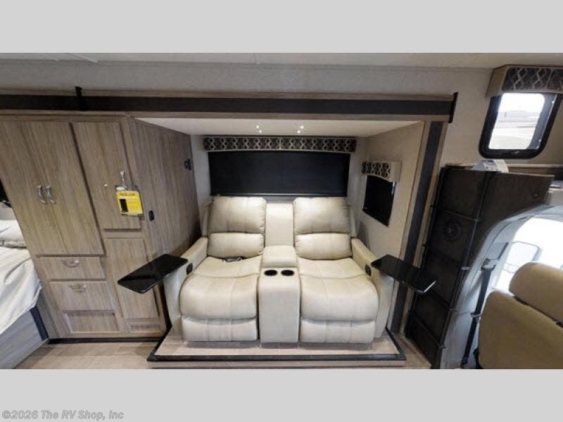 2019 isata 3 24FW by Dynamax Corp from The RV Shop, Inc in Baton Rouge, Louisiana