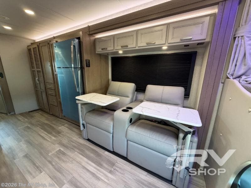 New 2027 Thor Motor Coach Omni Trail Z30 available in Baton Rouge, Louisiana