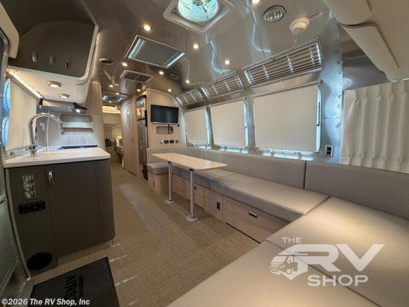 2025 Globetrotter 30RB Twin by Airstream from The RV Shop, Inc in Baton Rouge, Louisiana