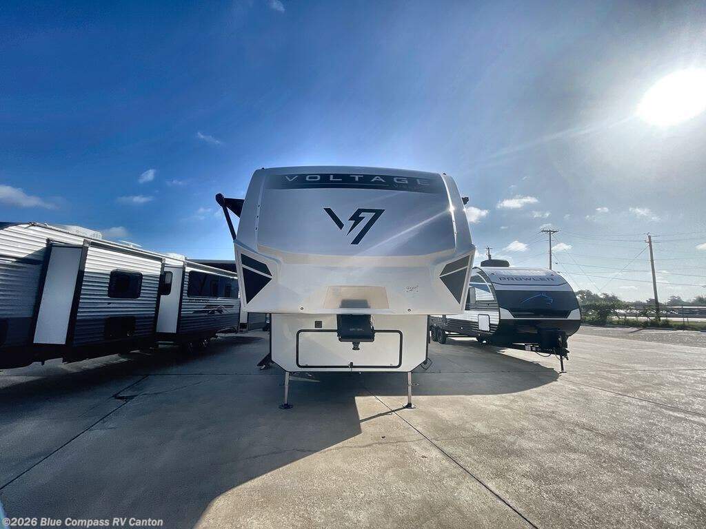 New 2025 Dutchmen Voltage V-Series 3850 available in Wills Point, Texas