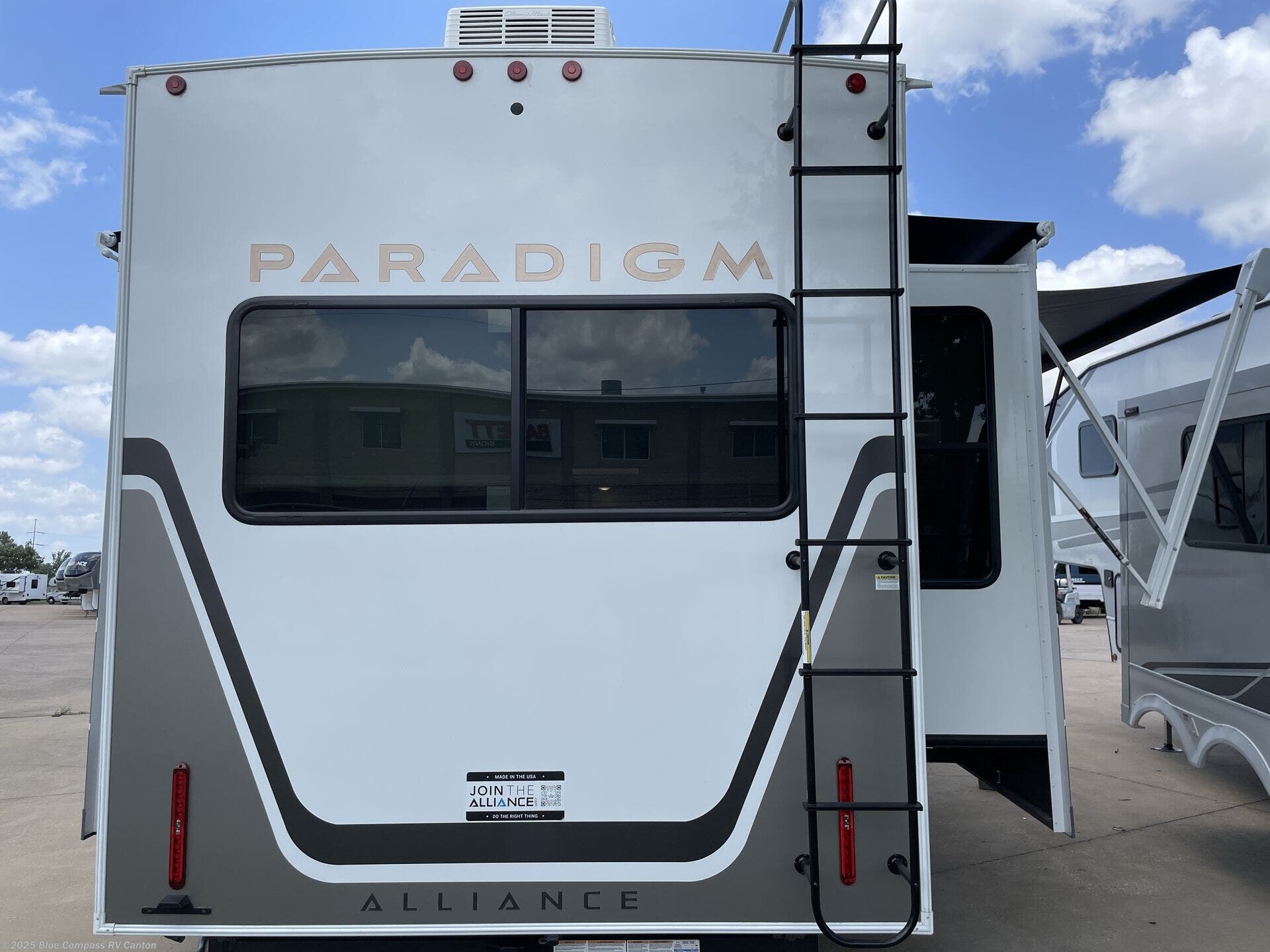 New 2026 Alliance RV Paradigm 340RL available in Wills Point, Texas