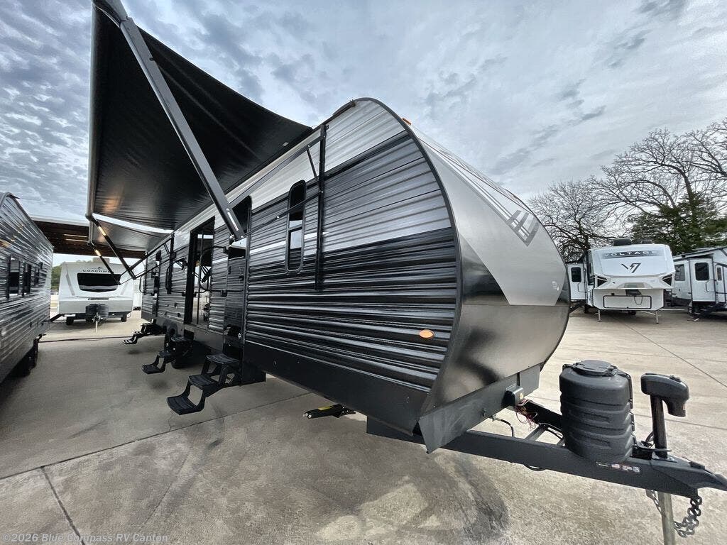 2026 Zinger 390DB by CrossRoads from Blue Compass RV Canton in Wills Point, Texas