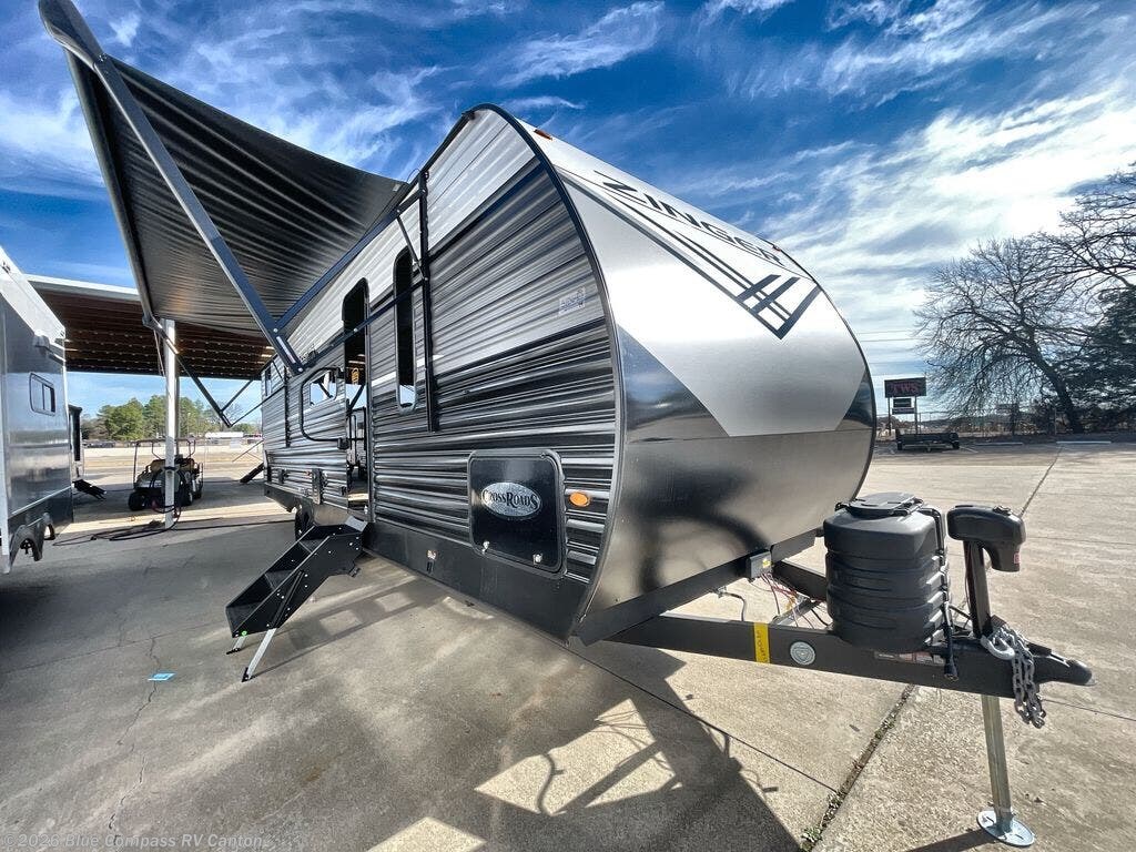 2026 Zinger Lite 290QB by CrossRoads from Blue Compass RV Canton in Wills Point, Texas