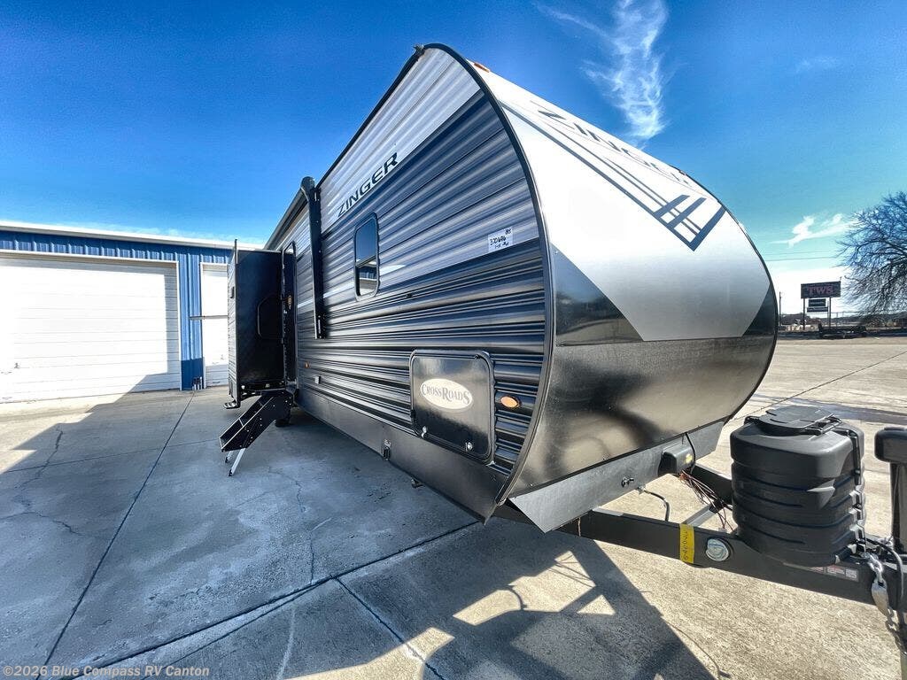 2026 Zinger 331BH by CrossRoads from Blue Compass RV Canton in Wills Point, Texas