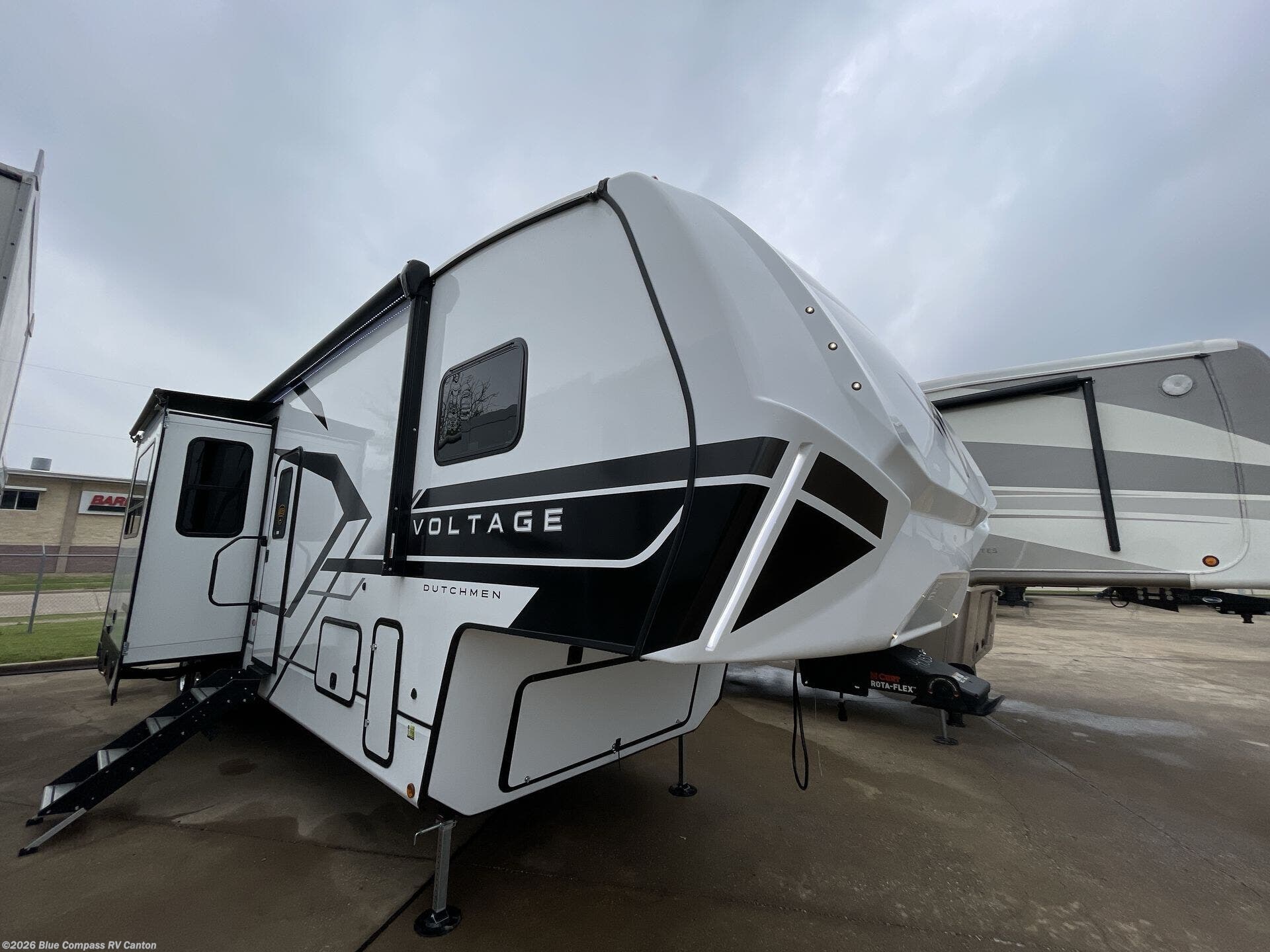 2025 Voltage V-Series 3600 by Dutchmen from Blue Compass RV Canton in Wills Point, Texas