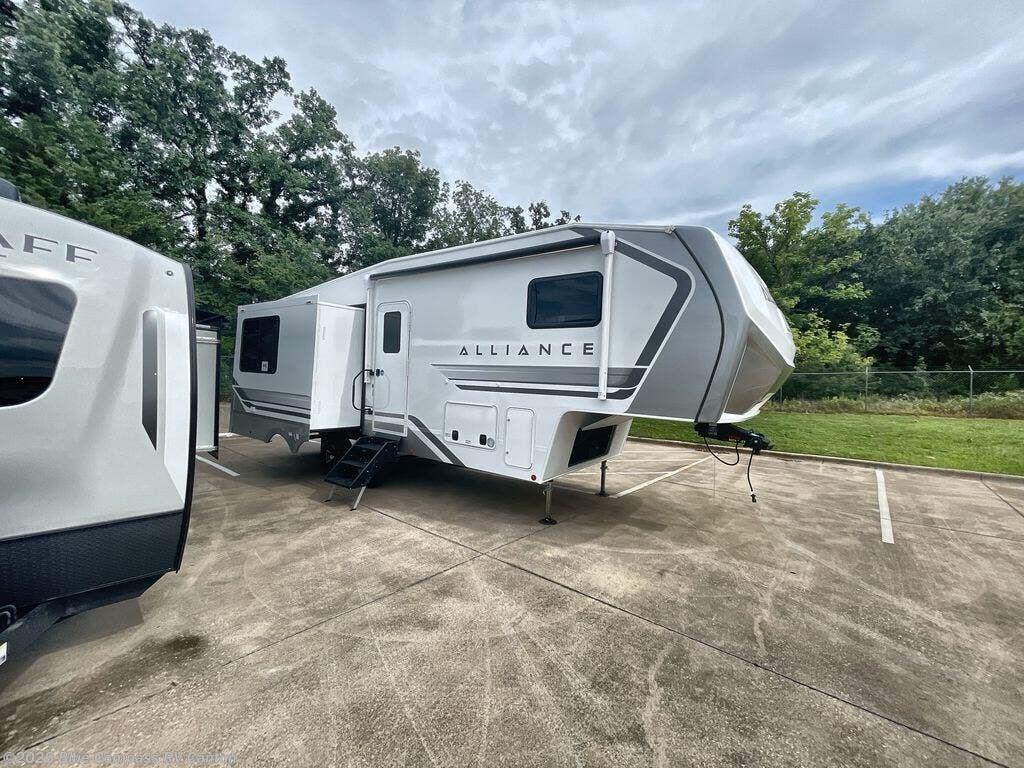 2027 Avenue All-Access 25RL by Alliance RV from Blue Compass RV Canton in Wills Point, Texas