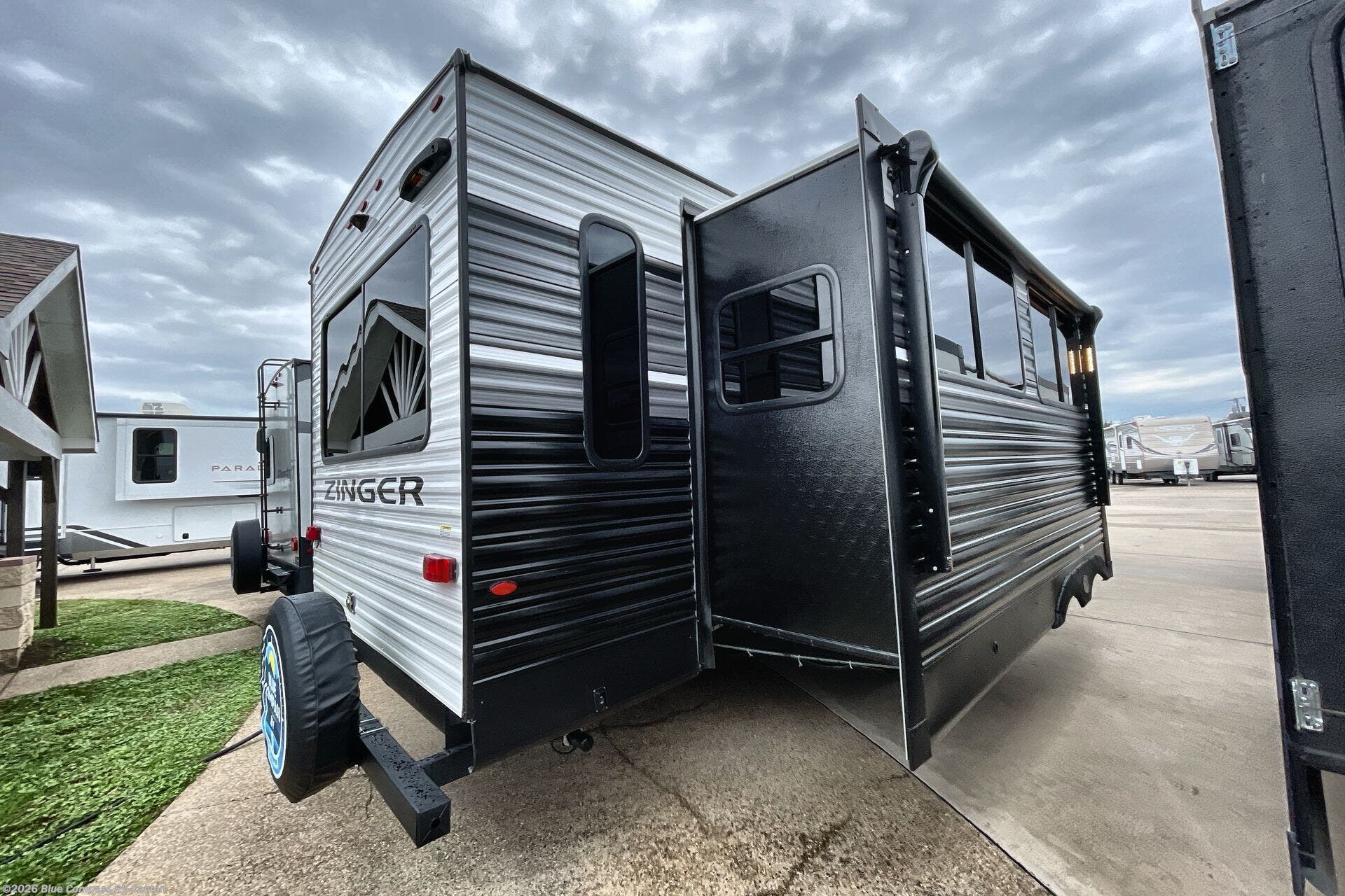 New 2026 CrossRoads Zinger 340LR available in Wills Point, Texas