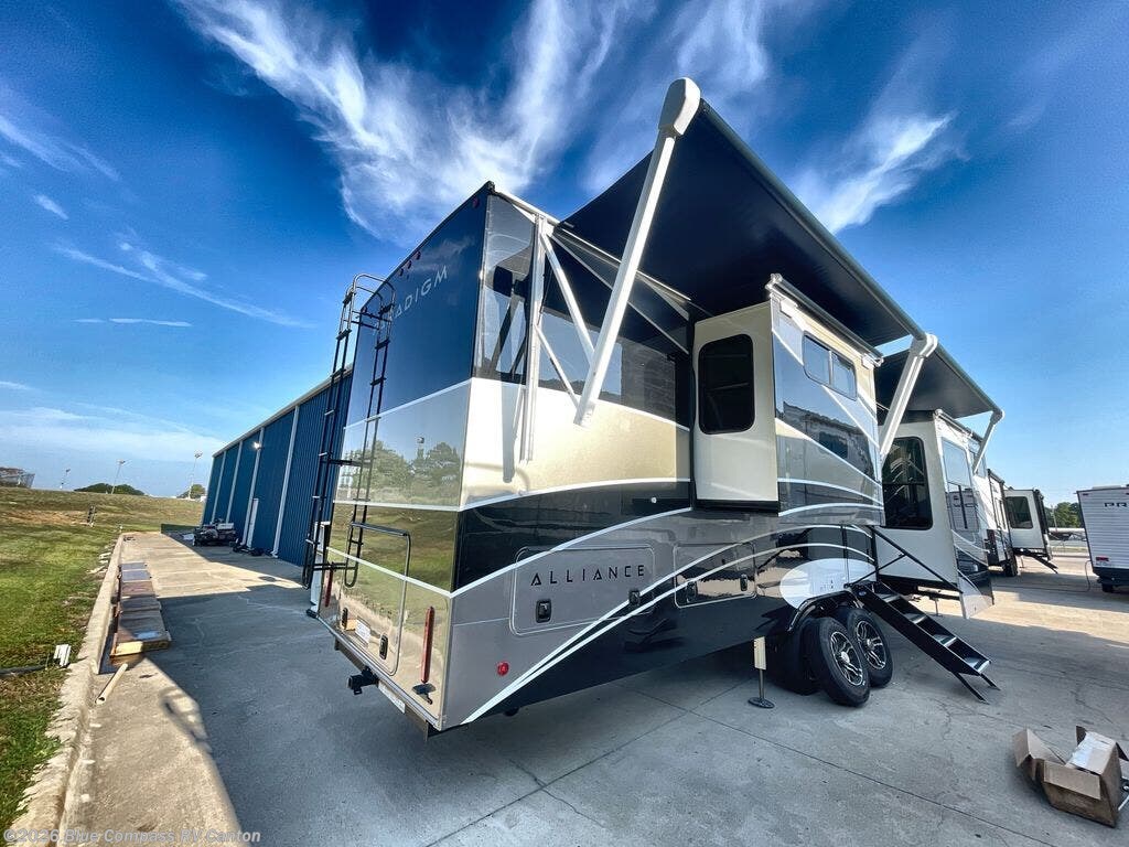 2027 Paradigm 385FL by Alliance RV from Blue Compass RV Canton in Wills Point, Texas