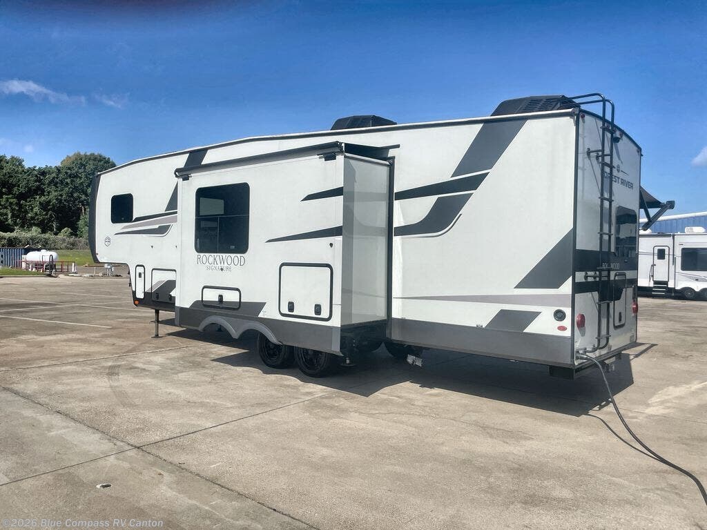Used 2025 Forest River Rockwood Signature R374DBH available in Wills Point, Texas