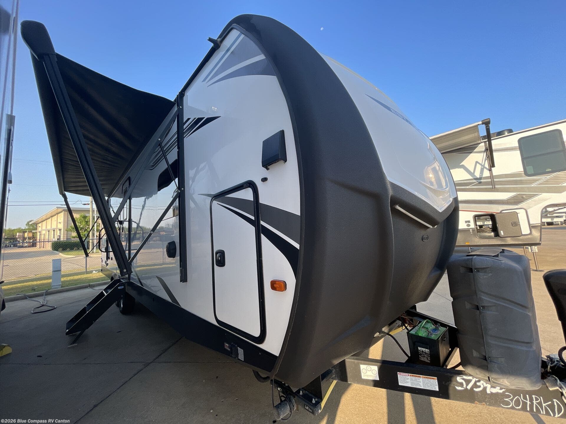 2022 Palomino Solaire 304RKDS - Used Travel Trailer For Sale by Blue Compass RV Canton in Wills Point, Texas