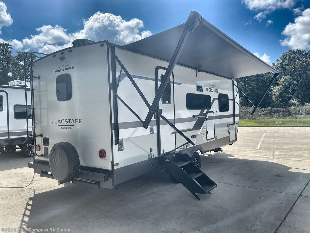 2027 Flagstaff Micro Lite 25SRB by Forest River from Blue Compass RV Canton in Wills Point, Texas