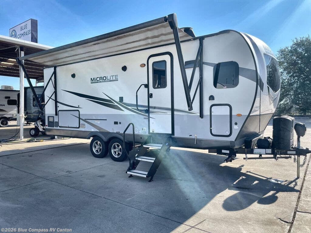 Used 2021 Forest River Flagstaff Micro Lite 25FKS available in Wills Point, Texas