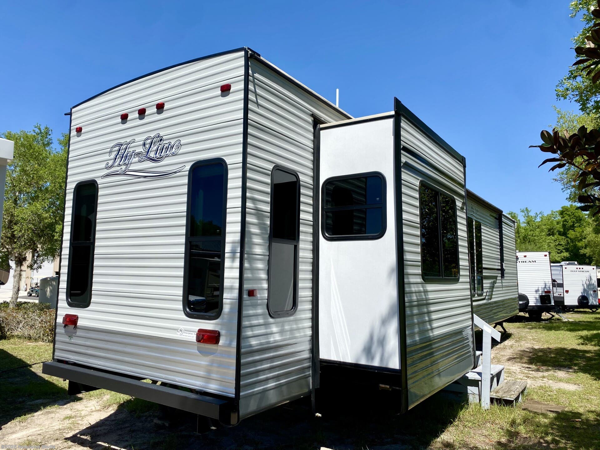 2023 HL Enterprise Hyline 44IKDN RV for Sale in Crystal River, FL 34428