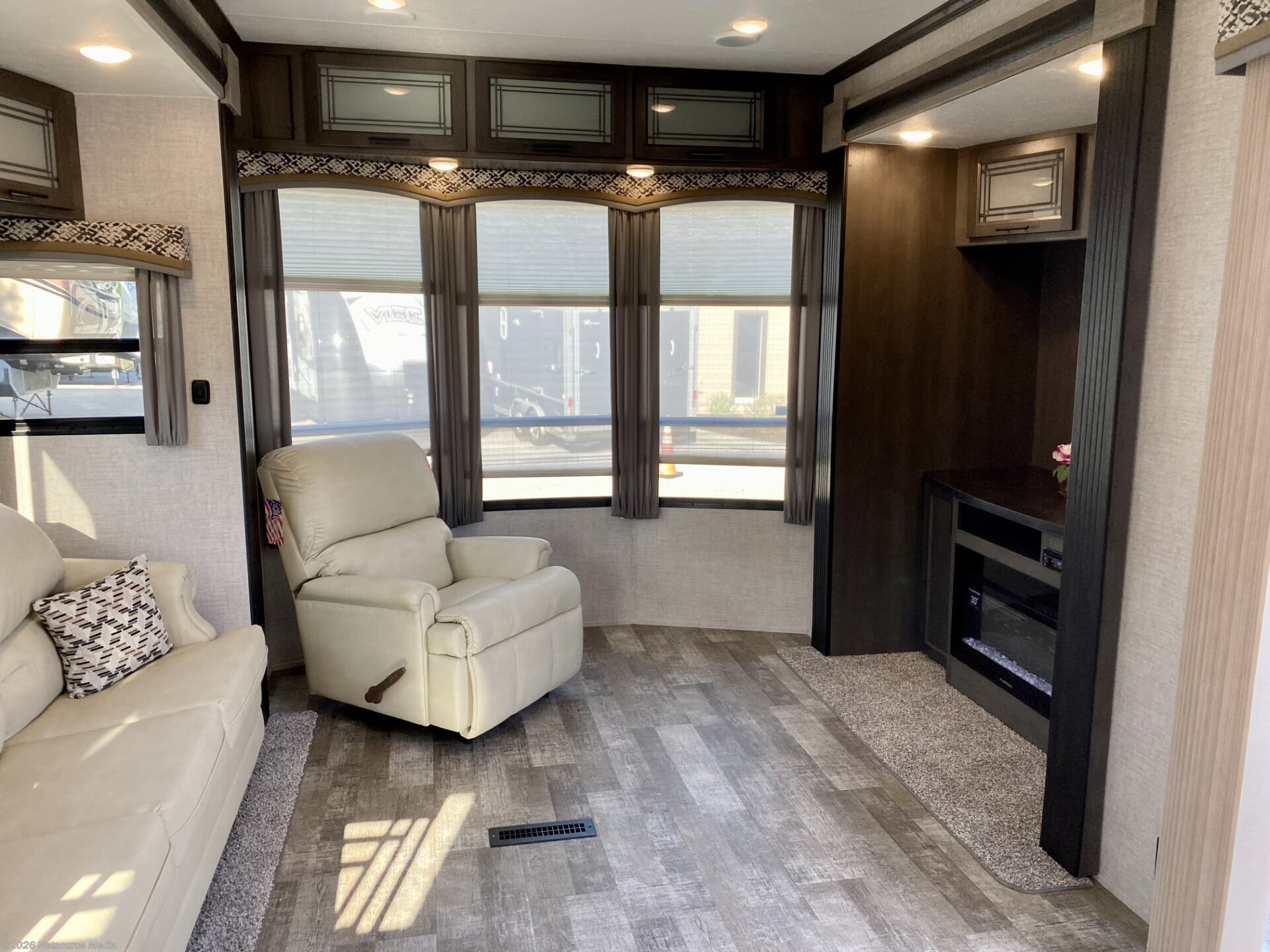 2023 HL Enterprise Bridgeview BV40CK1S RV for Sale in Crystal River