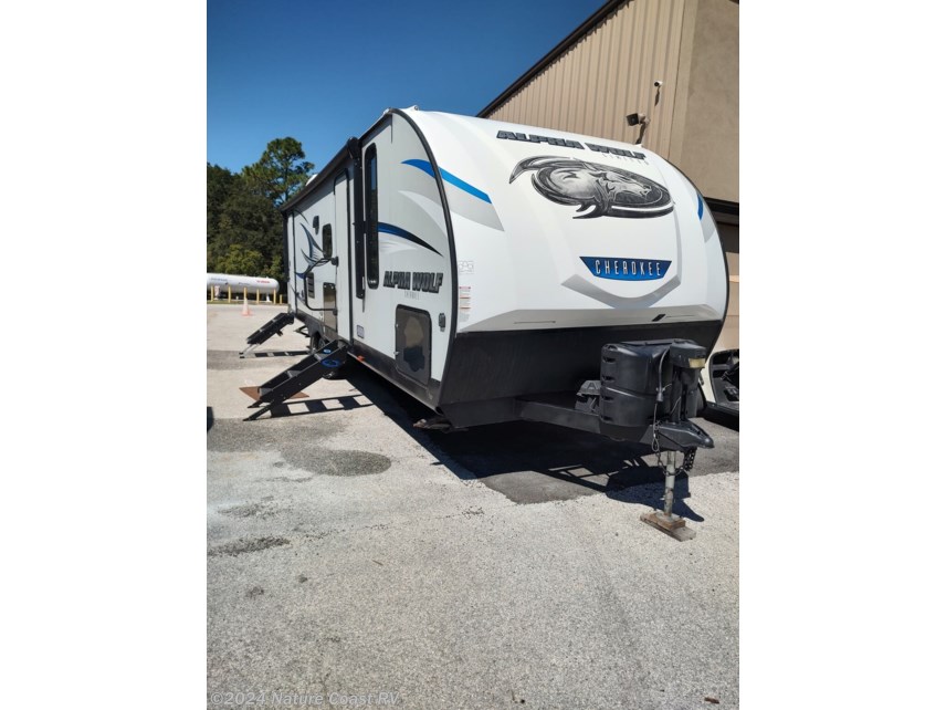 Used 2018 Forest River Cherokee Alpha Wolf 26DBHL available in Crystal River, Florida