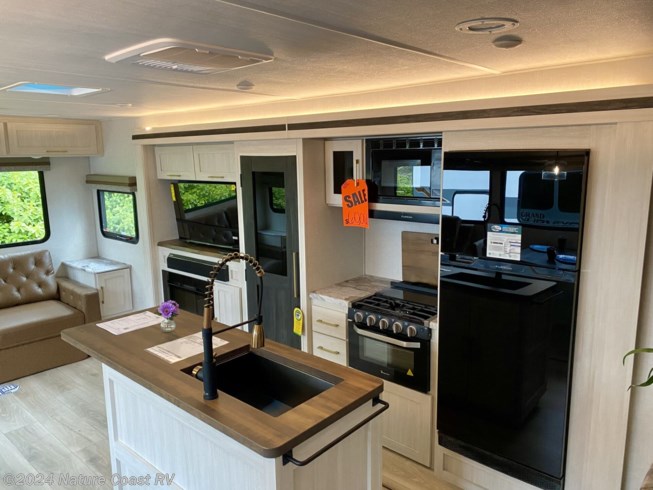 2024 Grand Surveyor 305RLBS by Forest River from Nature Coast RV in Crystal River, Florida