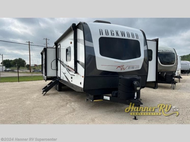 Used 2022 Forest River Rockwood Ultra Lite 2720IK available in Baird, Texas