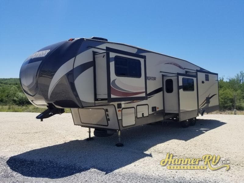 Used 2017 Keystone Sprinter 347FWLFT available in Baird, Texas
